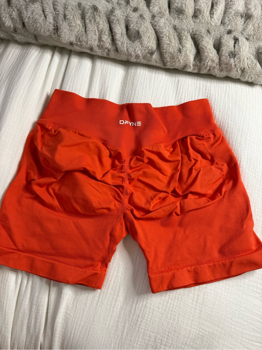 dfyne impact shorts 4.5” in chilli - Picture 2 of 2